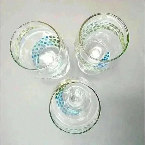 Yellow Green & Blue Ombre Polka Dot Swirl Wine Glass 20 oz (Set of 3 Glasses) - Picture 3 of 4